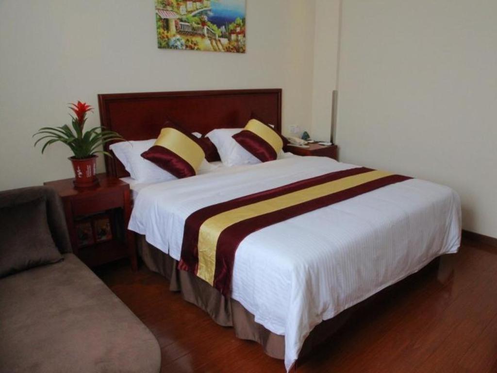 Greentree Middle Xinfu Road Huazhi Road Business Hotel 3*