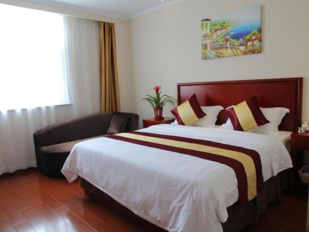 Greentree Middle Xinfu Road Huazhi Road Business 3*