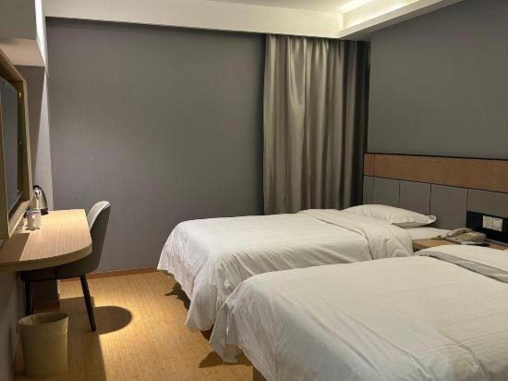 Greentree Middle Xinfu Road Huazhi Road Business 3*