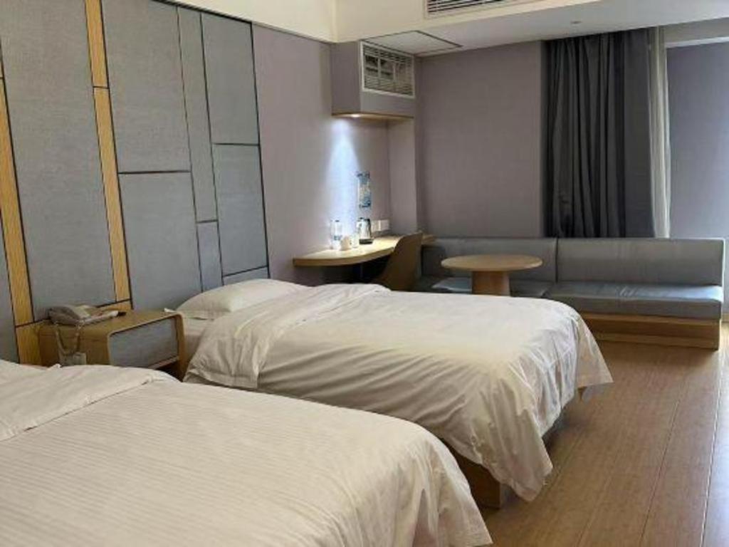 Greentree Middle Xinfu Road Huazhi Road Business Shanghai