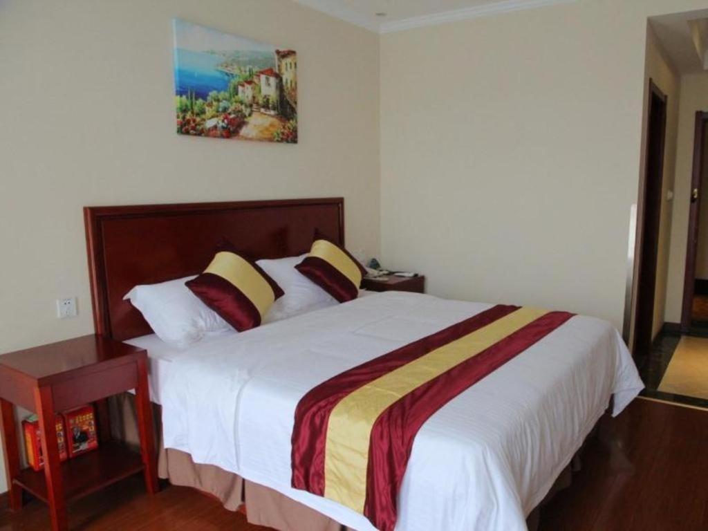 Greentree Middle Xinfu Road Huazhi Road Business Hotel 3*